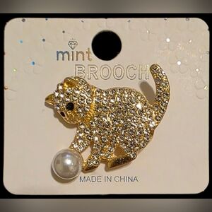 Goldtone Cat Brooch with Clear Rhinestones